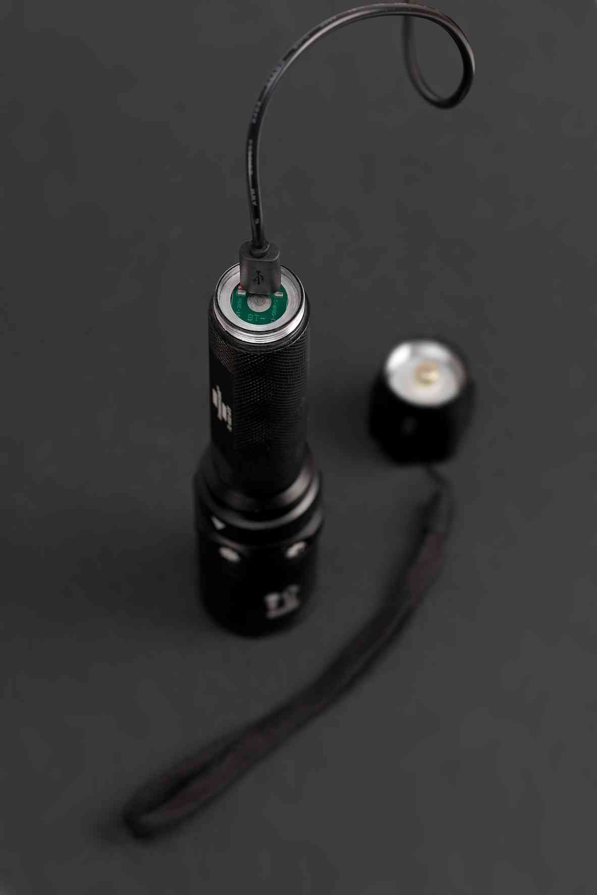 Taskulamp LuxPremium LED 430lm laetav IP44 Brennenstuhl - Image 3